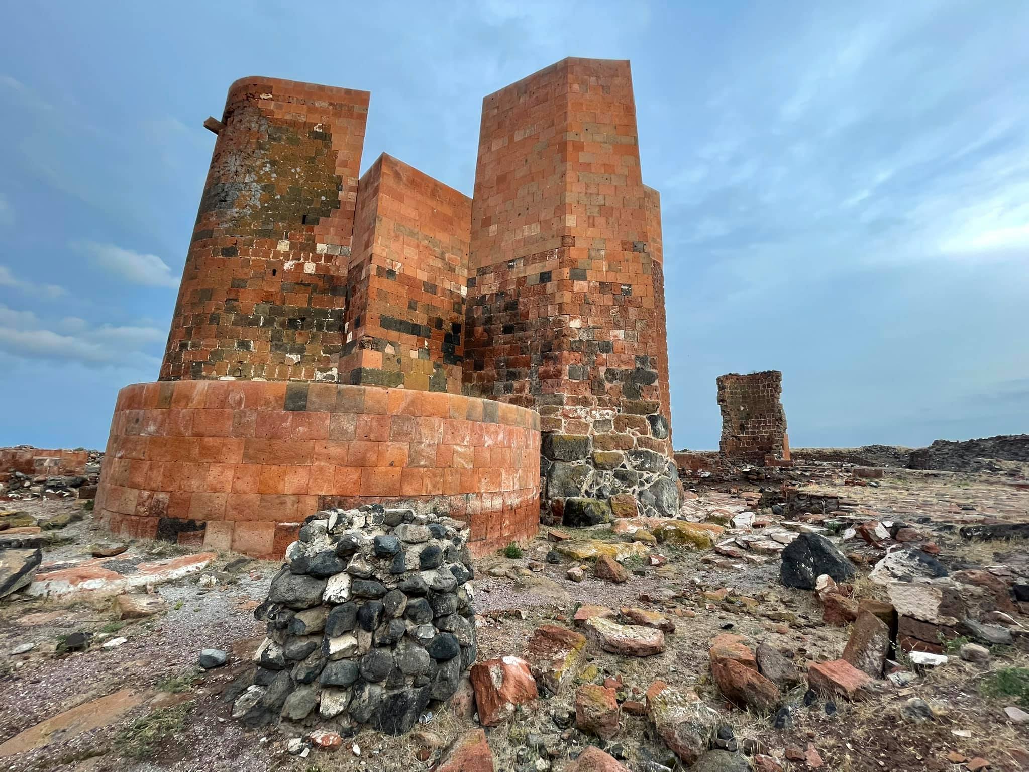 Dashtadem Castle (1)